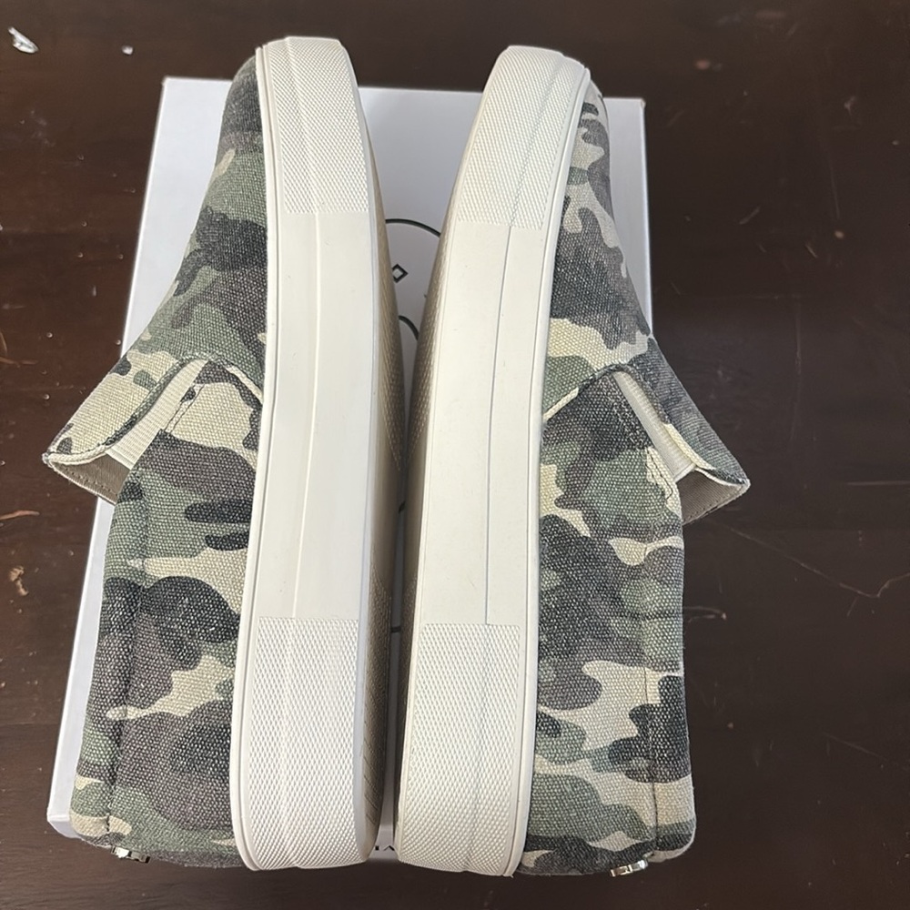 Steve Madden Women’s Gills-C Slip On Sneaker EUC - Picture 6 of 10